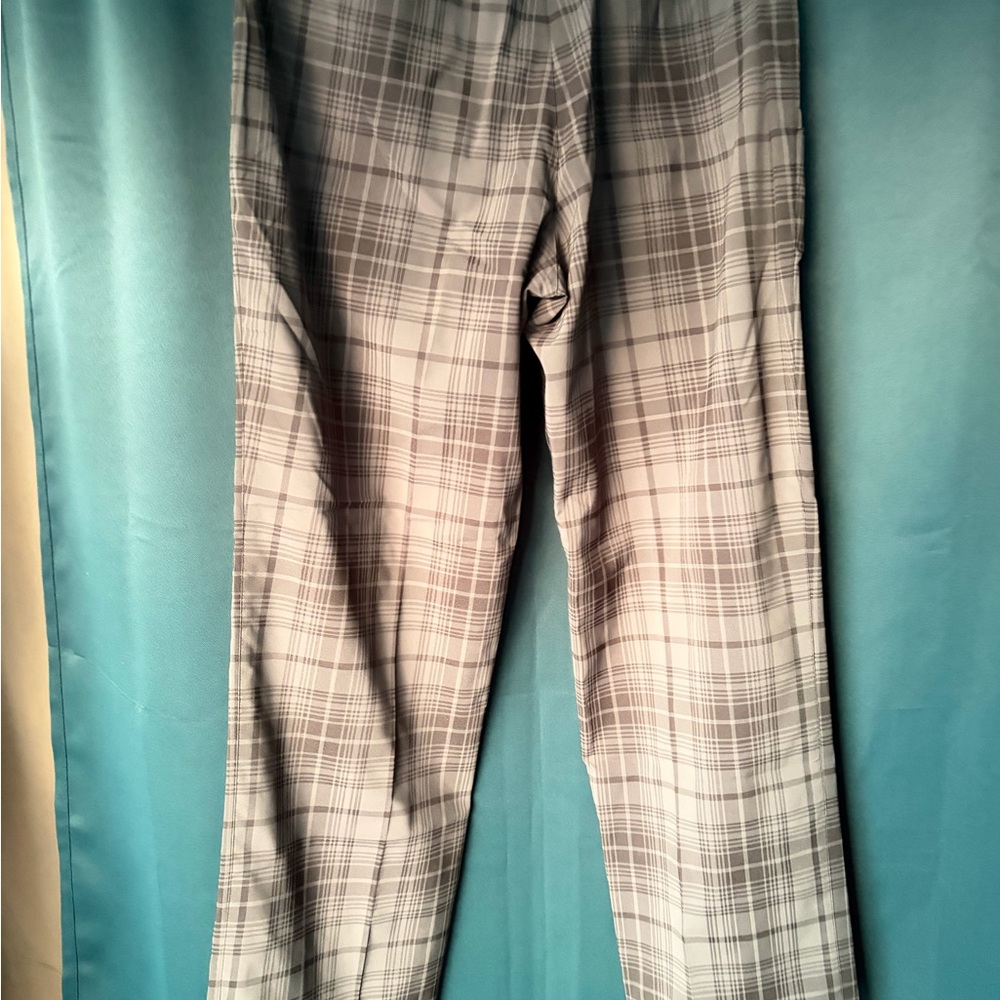 Nike Men’s Plaid Chinos in Light Gray and Dark Gray